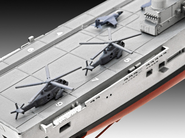 05172 Revell Британский авианосец HMS Invincible, Фолклендская война (1:700)