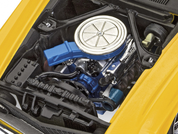 07046 Revell Автомобиль Ford Mustang GT, 2010 (1:25)
