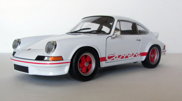 67004 Revell Подарочный набор с моделью автомобиля Porsche Carrera RS 3.0  (1:25)