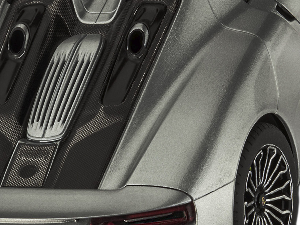 67026 Revell Подарочный набор с моделью автомобиля Porsche 918 Spyder (1:24)